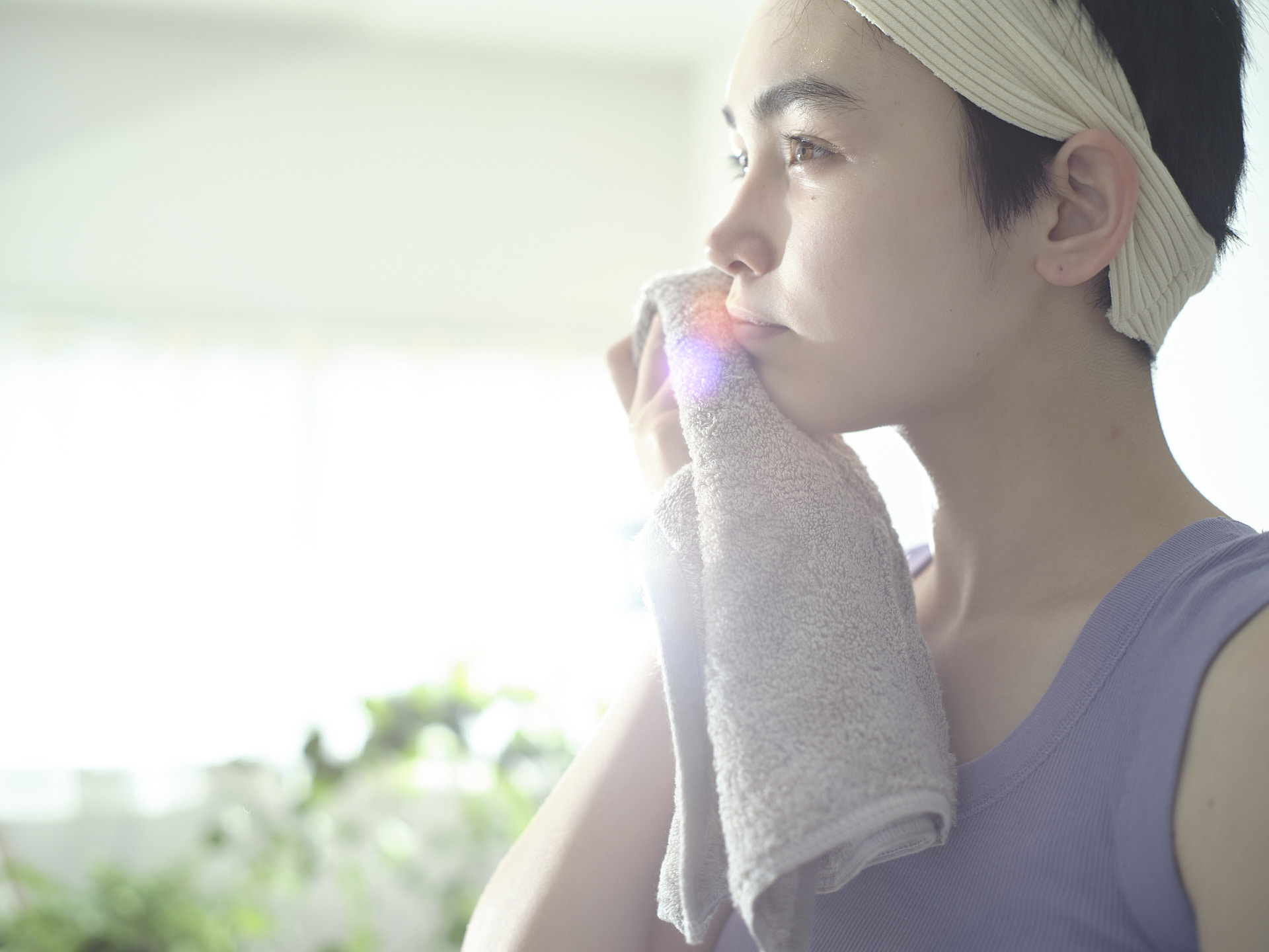 洗顔シーン　自然光　ハウススタジオ　aL/Right STUDIO.　光の入り方　美しい光　生活シーン　日常　一人暮らしシーン　東京　世田谷　撮影