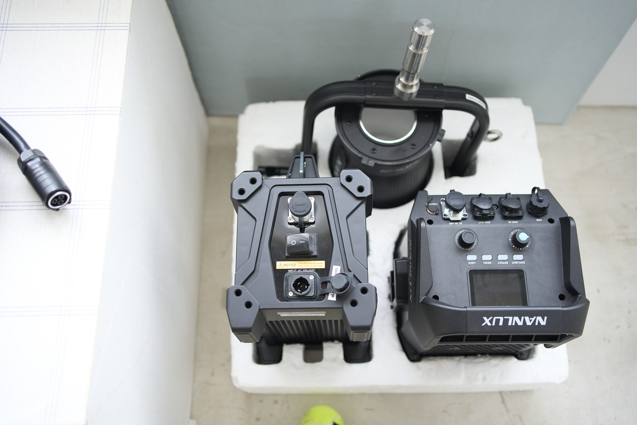 Photographer 撮影 ハウススタジオ オルライトスタジオ 作品撮り ライティング 無料 照明機材 NANLUX EVOKE 1200 Photographer 撮影 ハウススタジオ オルライトスタジオ 作品撮り ライティング 無料 照明機材 NANLUX EVOKE 1200