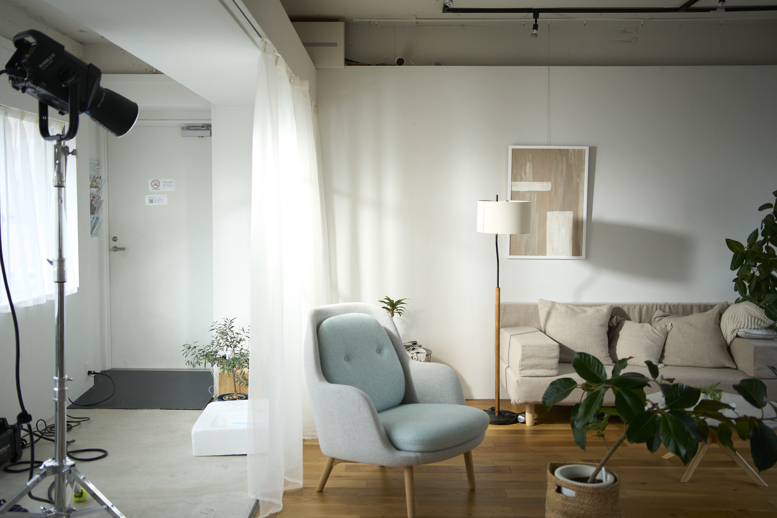 Photographer 撮影 ハウススタジオ オルライトスタジオ 作品撮り ライティング 無料 照明機材 NANLUX EVOKE 1200 Photographer 撮影 ハウススタジオ オルライトスタジオ 作品撮り ライティング 無料 照明機材 NANLUX EVOKE 1200