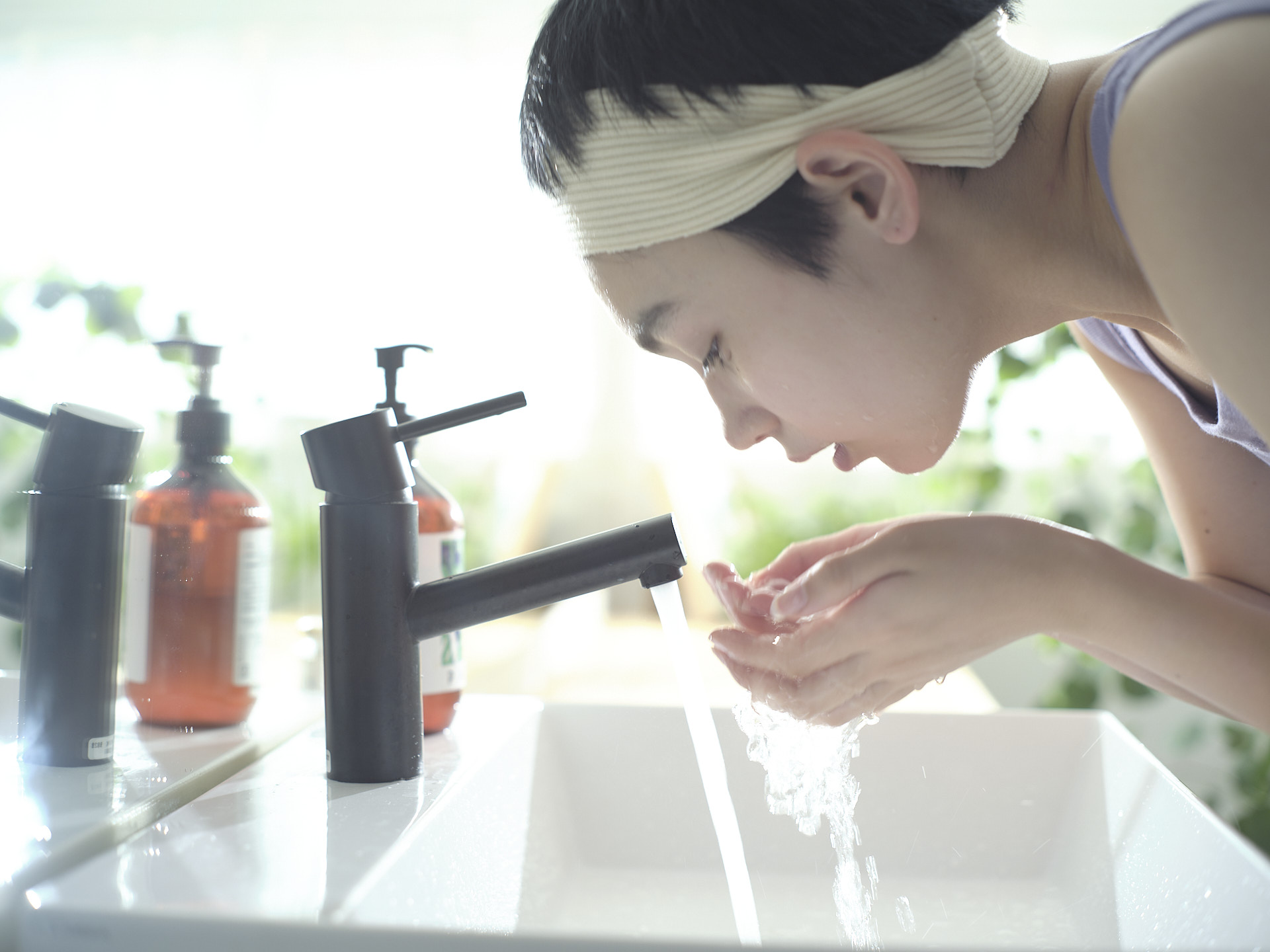 自然光　ハウススタジオ　aL/Right STUDIO.　光の入り方　　生活シーンのプロップス　パウダールーム　プロップス完備　撮影スタジオ　東京　世田谷　撮影